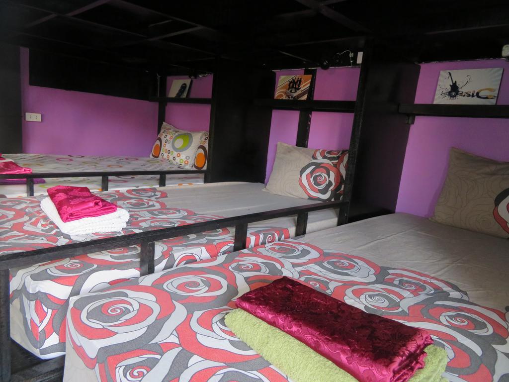 Same Same Guesthouse, Bar & Restaurant (Adults Only) Hatrin Kültér fotó